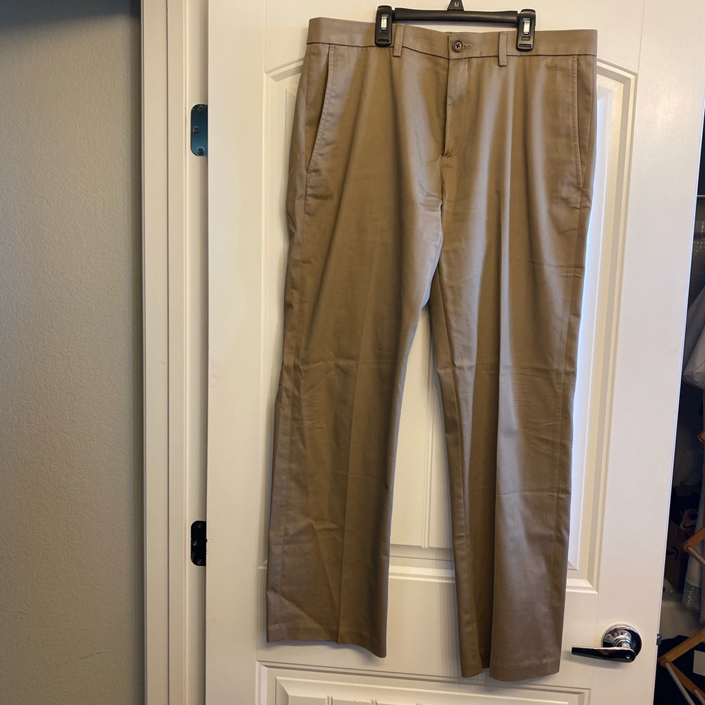 Men’s no iron khaki’s